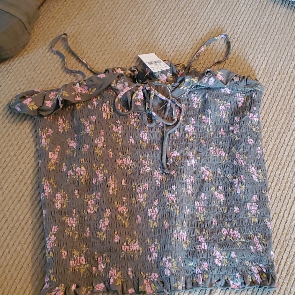 American Eagle ruched top